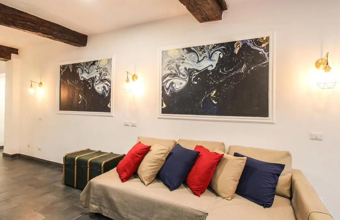 Charming Large Apartment - 3 Bedroom In Trastevere-1